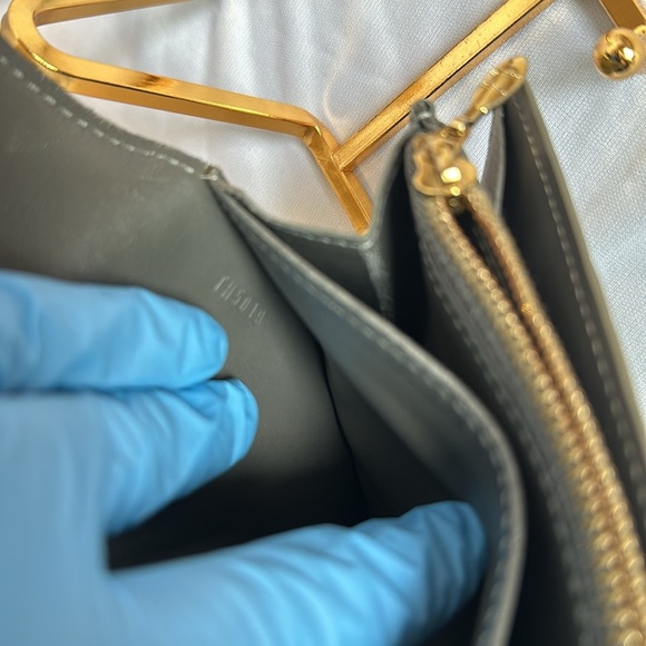 LV Sarah Sage Olive/green Vern wallet. EUC: lots of cards holders,very clean. - Picture 7 of 8